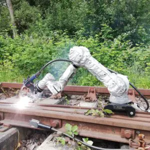 Demonstração no local de soldagem de trilhos com o Flex-e-bot