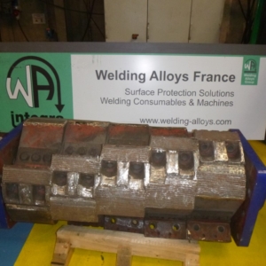 Wood recycling shredder